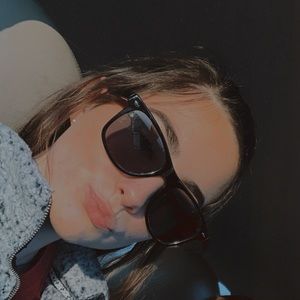 Meet your Posher, Ella